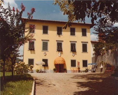 Villa - Uzzano, Provincia di Pistoia