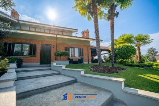 Villa in Saluzzo, Provincia di Cuneo