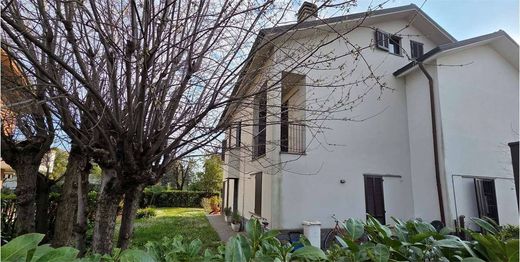 Villa in Cernusco sul Naviglio, Milan