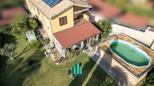 Villa a Campofelice di Roccella, Palermo