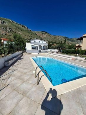 Villa a Carini, Palermo