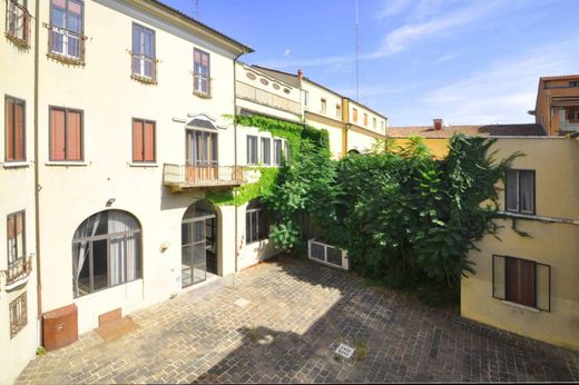 Ático en Ferrara, Provincia di Ferrara