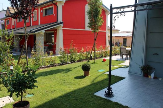 Casa di lusso a Parma, Emilia-Romagna