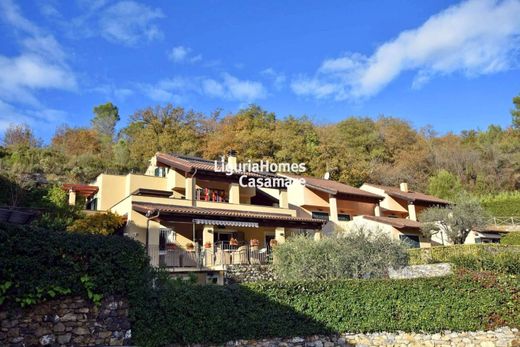 Villa a Garlenda, Savona