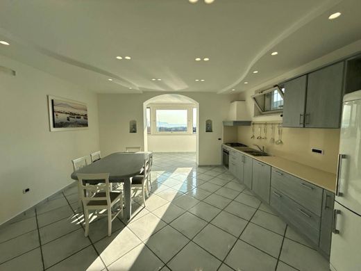 套间/公寓  Bacoli, 那不勒斯省