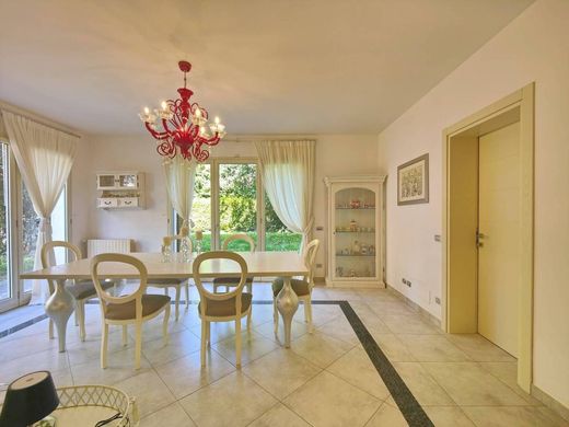 Villa a Campi Bisenzio, Firenze