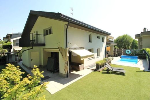 Villa à Mariano Comense, Côme