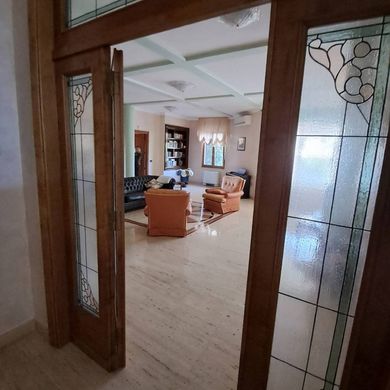 Villa a Latina, Lazio