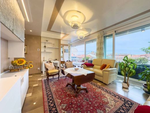 Attico a Imperia, Liguria