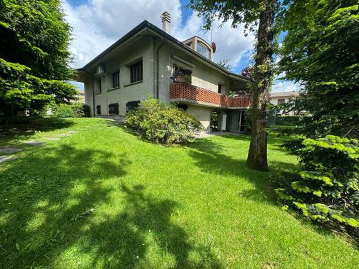 Villa in Lentate sul Seveso, Provincia di Monza e della Brianza