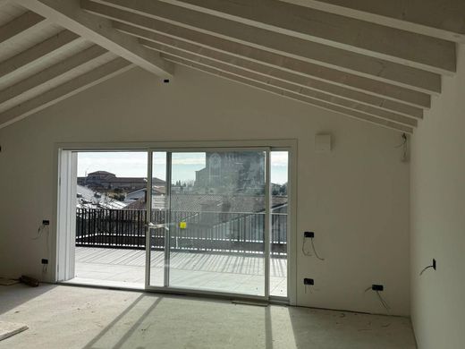 Penthouse in Montebelluna, Provincia di Treviso