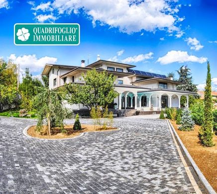 Villa in Tornimparte, Provincia dell' Aquila