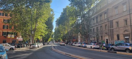 Apartment / Etagenwohnung in Rom, Latium