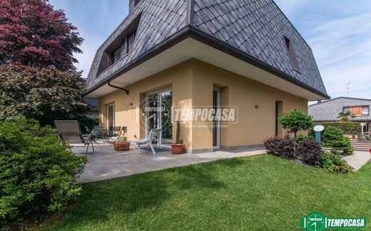 Villa in Arese, Milan