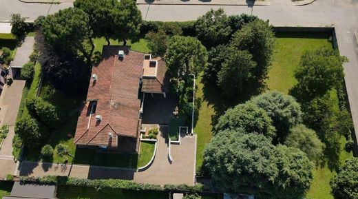 Villa Biassono, Monza e della Brianza ilçesinde