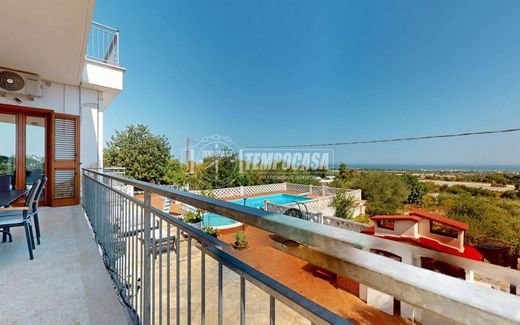 Villa Mola di Bari, Bari ilçesinde