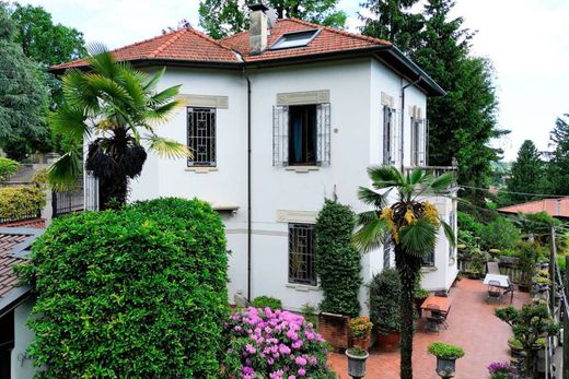 ‏וילה ב  Venegono Superiore, Provincia di Varese