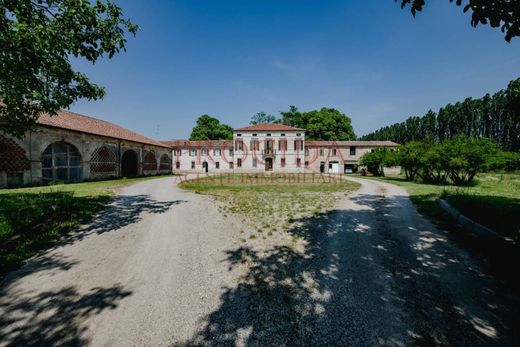 Piso / Apartamento en Mantova, Mantua