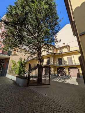 Piso / Apartamento en Alba, Provincia di Cuneo