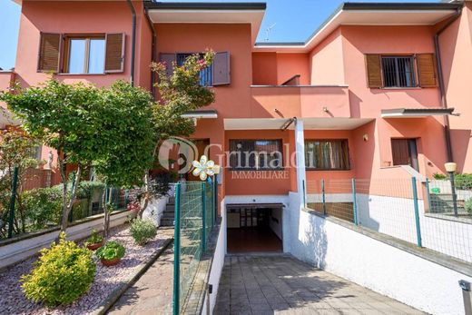 Reihenhaus in Cinisello Balsamo, Mailand