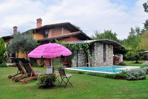 Villa in Lessona, Provincia di Biella