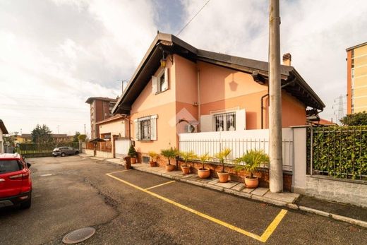 Villa in Grugliasco, Turin