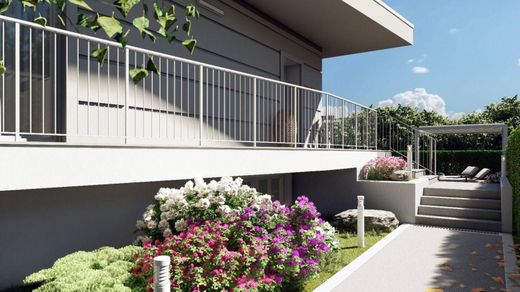 Βίλα σε Lainate, Città metropolitana di Milano