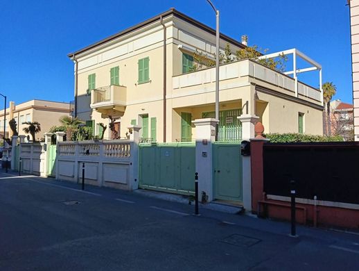 Apartment / Etagenwohnung in Riva Ligure, Provincia di Imperia