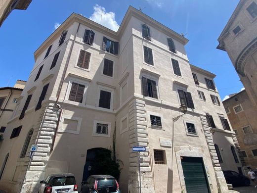 Apartment / Etagenwohnung in Rom, Latium