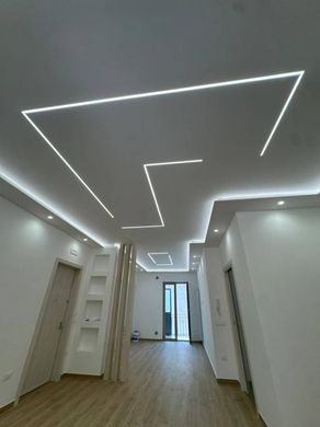 Apartment / Etagenwohnung in Frattamaggiore, Neapel