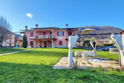 Villa a Sarezzo, Brescia