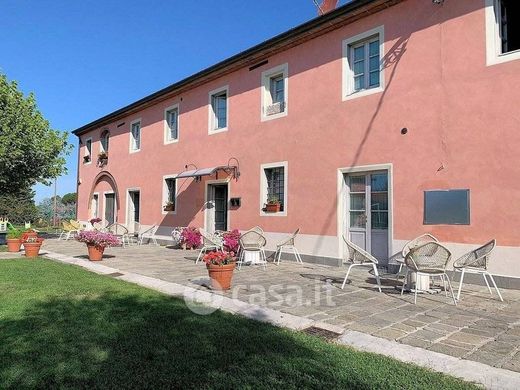 Villa a Altopascio, Lucca