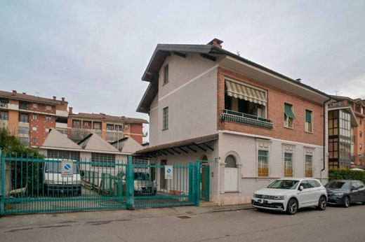 빌라 / Collegno, Torino