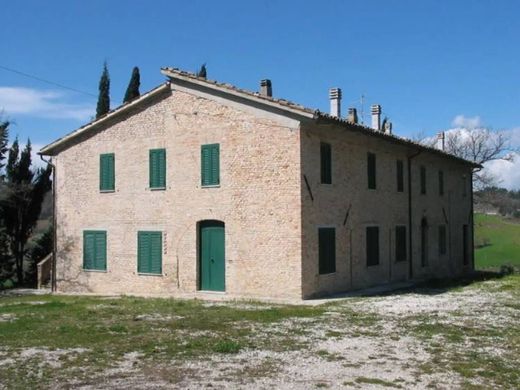 Country House in Urbino, Pesaro and Urbino