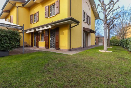 Villa in Granarolo dell'Emilia e Viadagola, Bologna