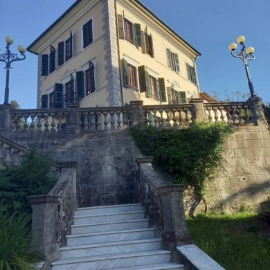 Villa - Carrara, Provincia di Massa-Carrara