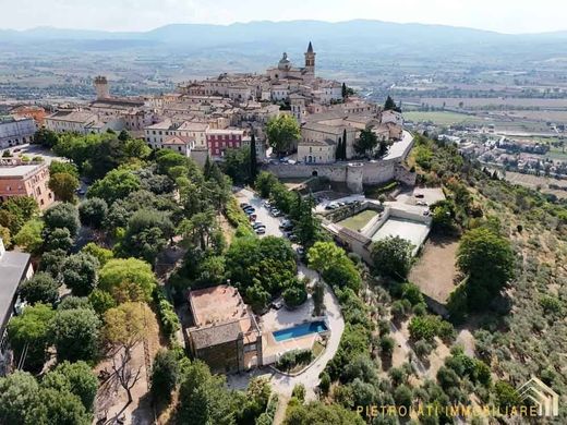 Villa Trevi, Perugia ilçesinde