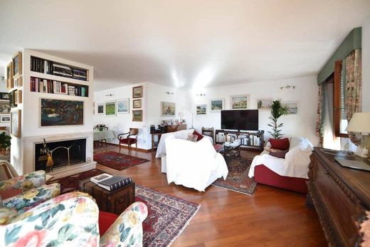 Apartment / Etagenwohnung in Cagliari, Provincia di Cagliari