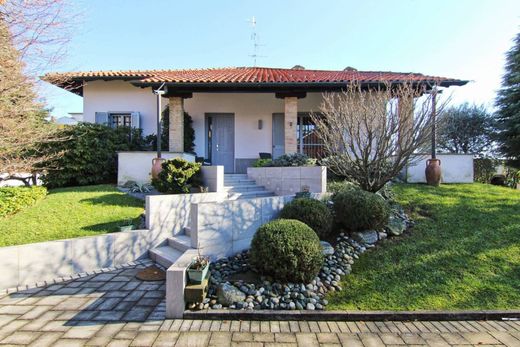 Villa in Misinto, Province of Monza and Brianza