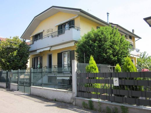 Villa Limbiate, Monza e della Brianza ilçesinde