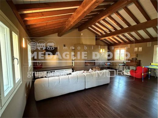 Villa in Modena, Provincia di Modena