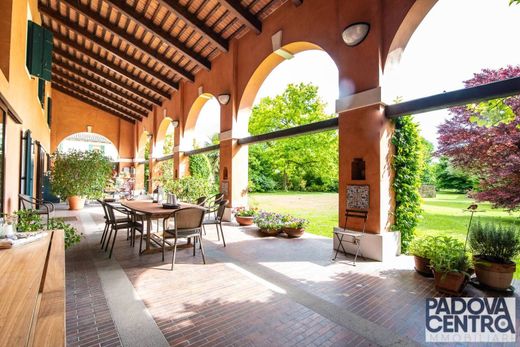 Köy evi Padova, Padova ilçesinde