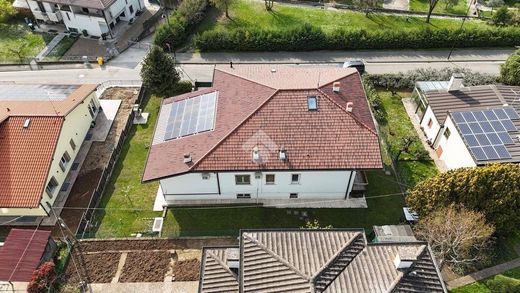 Villa a Colognola ai Colli, Verona