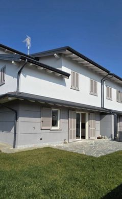 Villa a Caravaggio, Bergamo