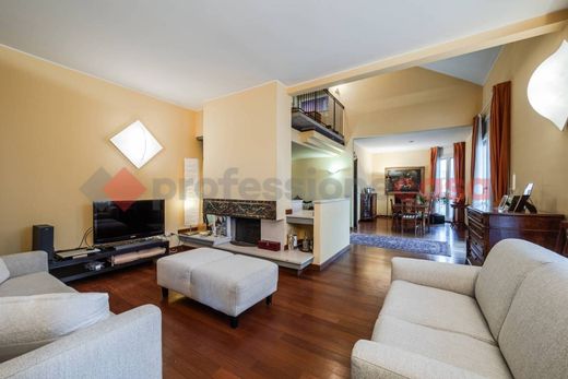 Penthouse Milano, Milano ilçesinde