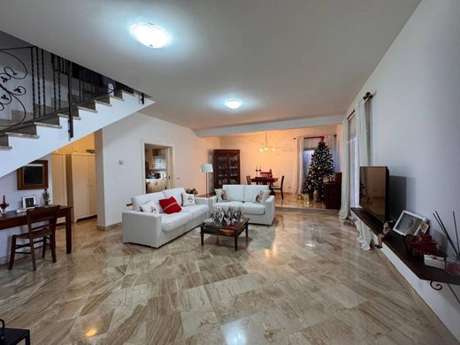 Villa in Nettuno, Rome