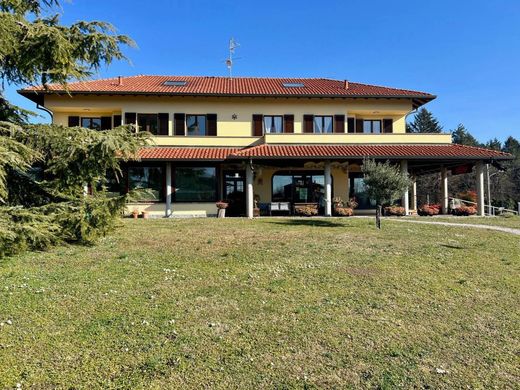 Villa Longone al Segrino, Como ilçesinde