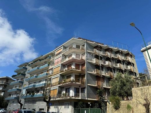 Apartament w Neapol, Napoli