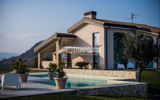 Villa en San Martino sulla Marrucina, Provincia di Chieti