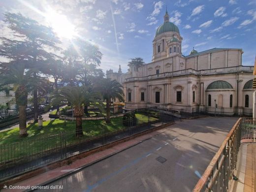 아파트 / Pompei, Napoli